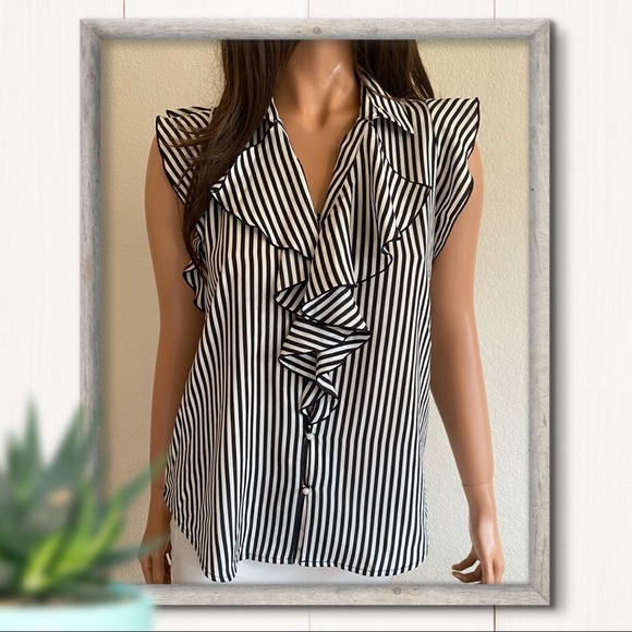 Karl Lagerfeld Oversized Ruffle Top with Cap Sleeves Size Small - Picture 1 of 15